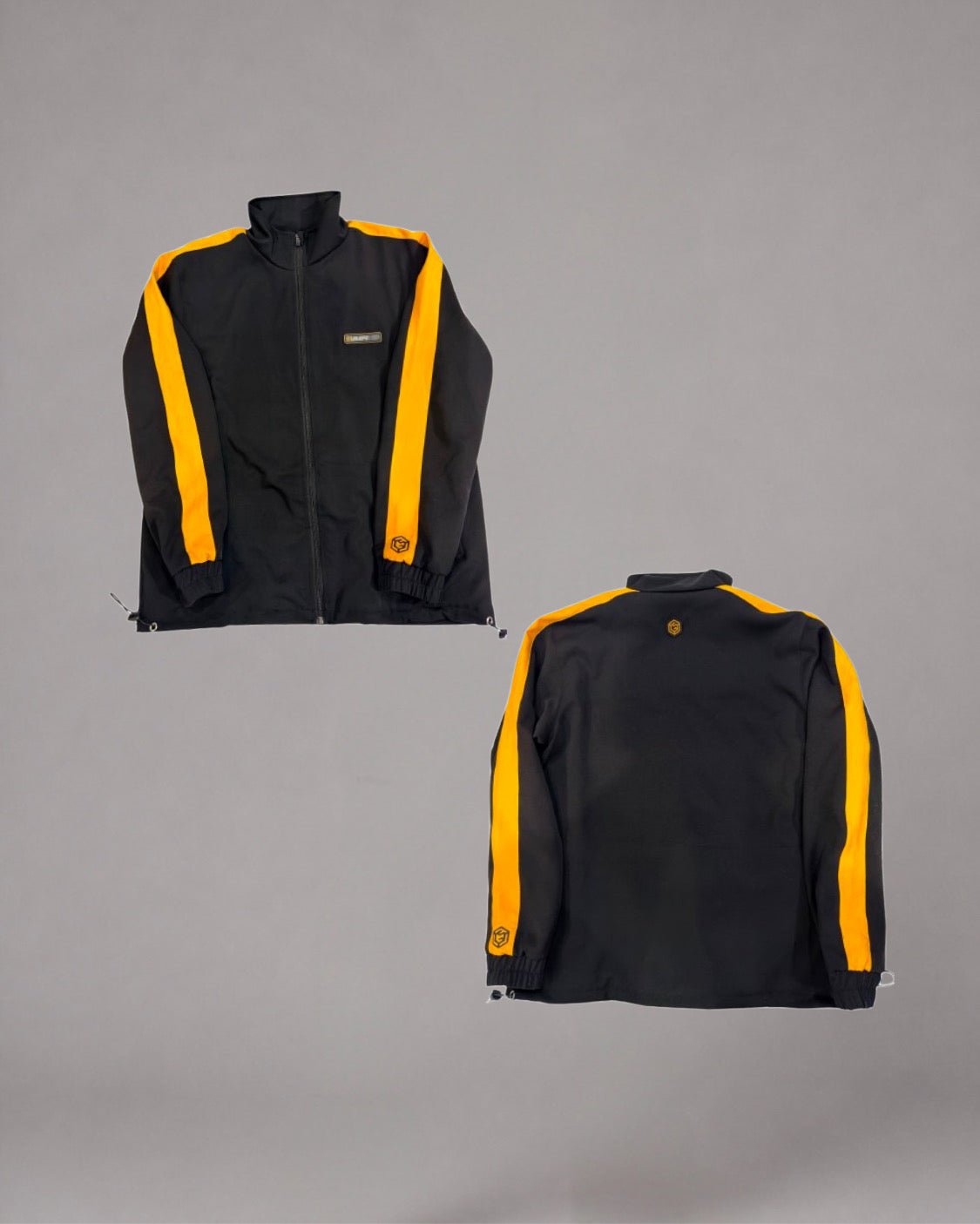 FlexCore shoulder detail on LGLGFG Calibra tracksuit - mens training clothing