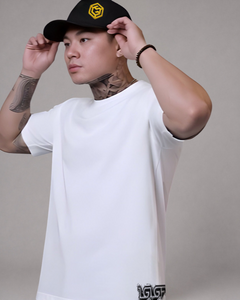 Reinforced shoulder seam detail on LGLGFG Catalyst T - mens technical apparel